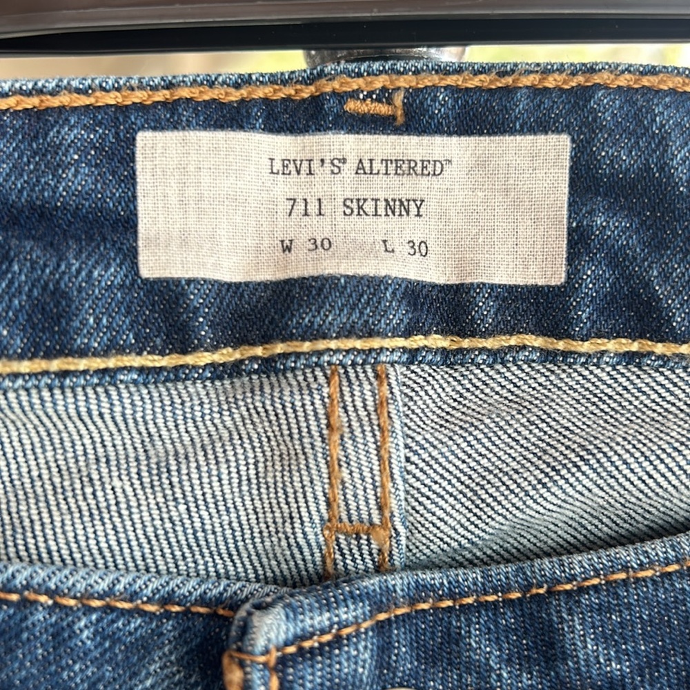 Levi’s Altered 711 Skinny Cropped Jeans SZ 30x30 - Picture 4 of 6
